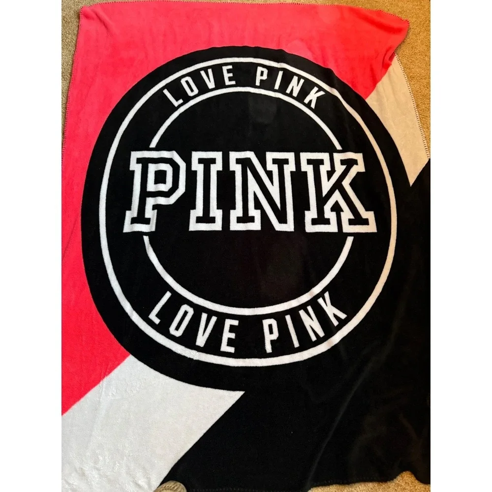 PINK Victoria's Secret Logo Circle‎ Plush Throw Blanket 50x60 Coral Black White